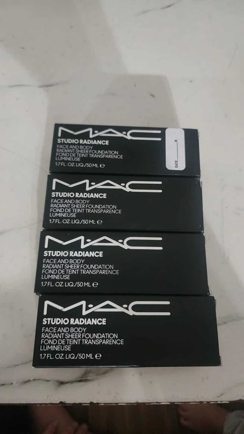 MAC  Face and Body Foundation