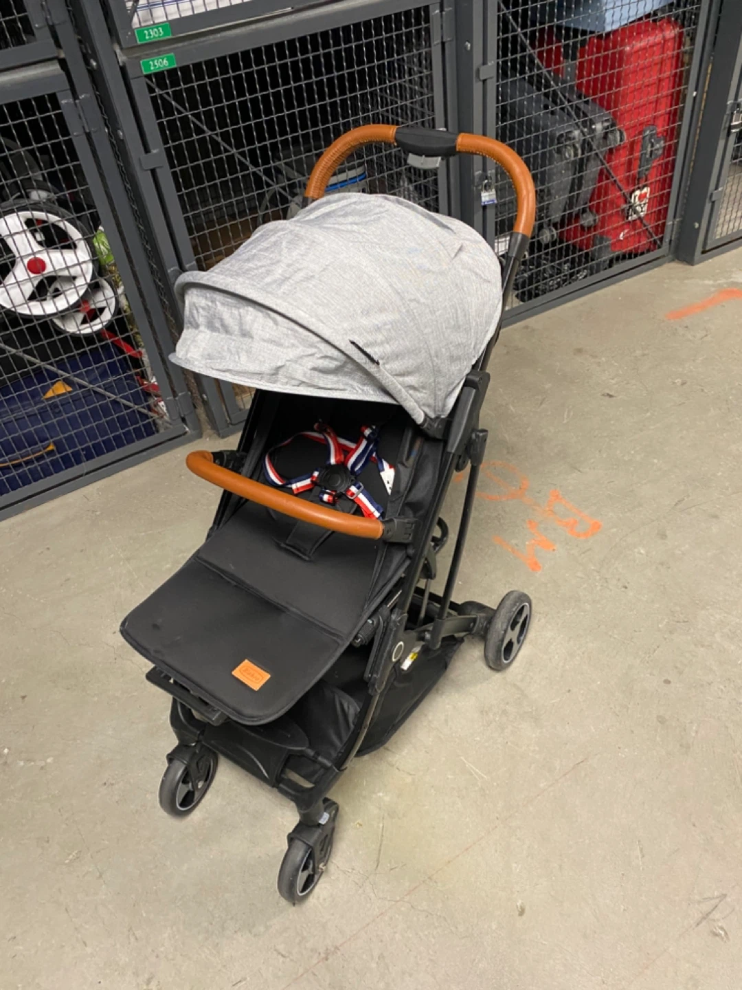 Blahoo Lightweight Travel Stroller with Tan Handles - photo 2