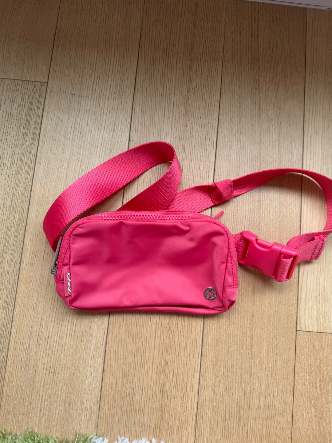 Lululemon Everywhere Belt Bag - Pink