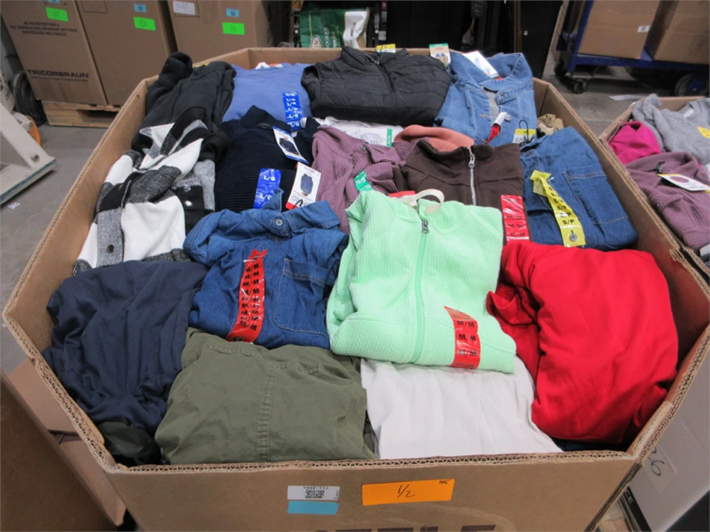 Wholesale lot of clothing