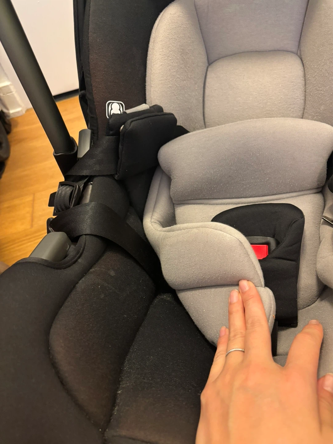 Nuna Pipa Infant Car Seat and Base, used less than 1 year - photo 4