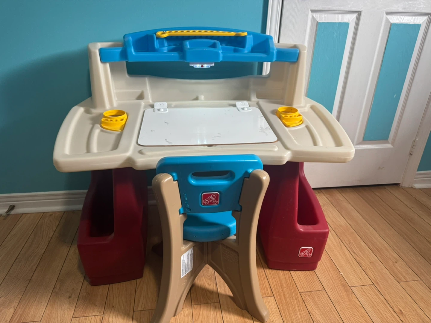 STEP2 KIDS ACTIVITY ARTS & CRAFTS DESK & CHAIR