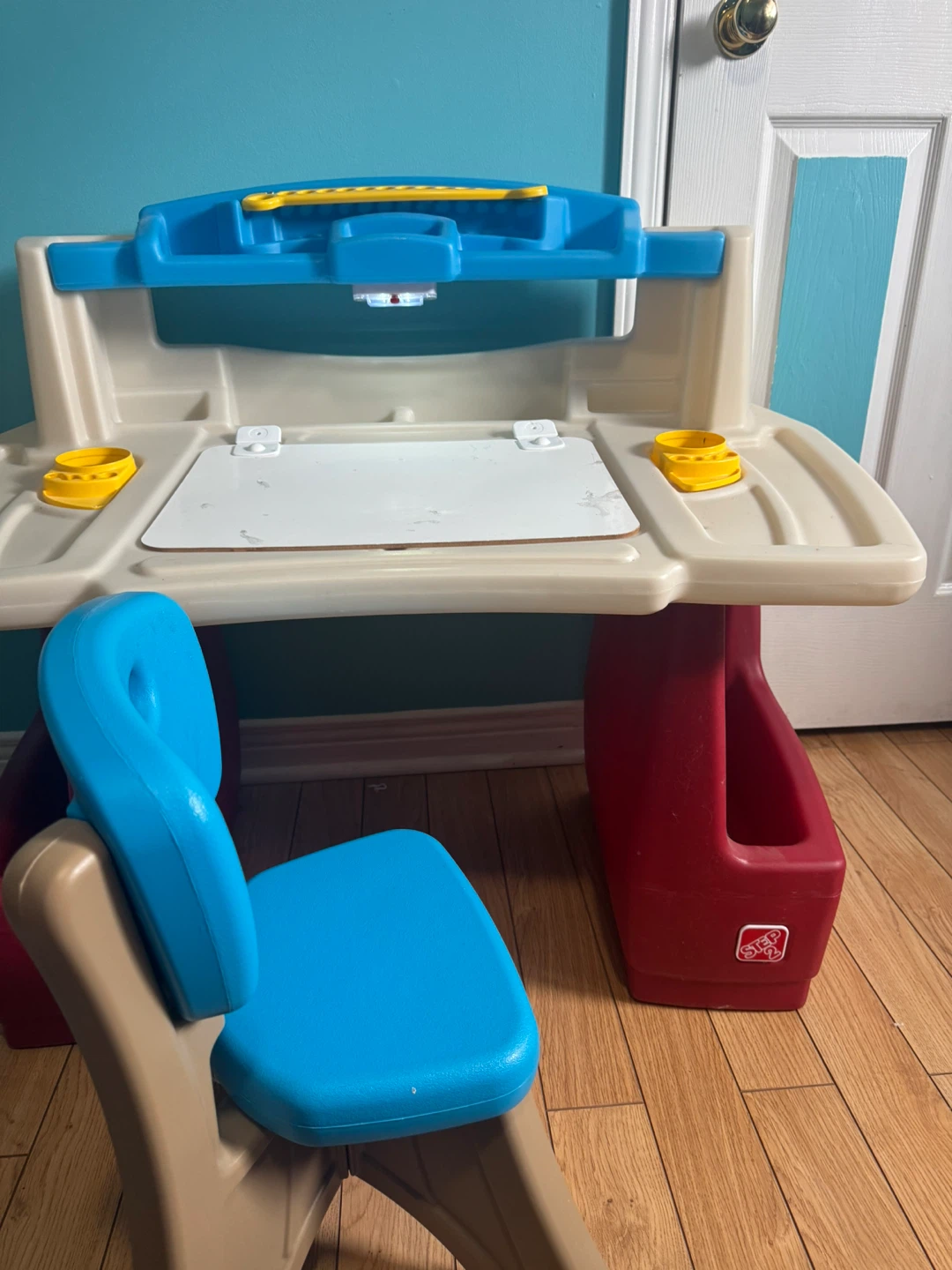 STEP2 KIDS ACTIVITY ARTS & CRAFTS DESK & CHAIR - photo 4