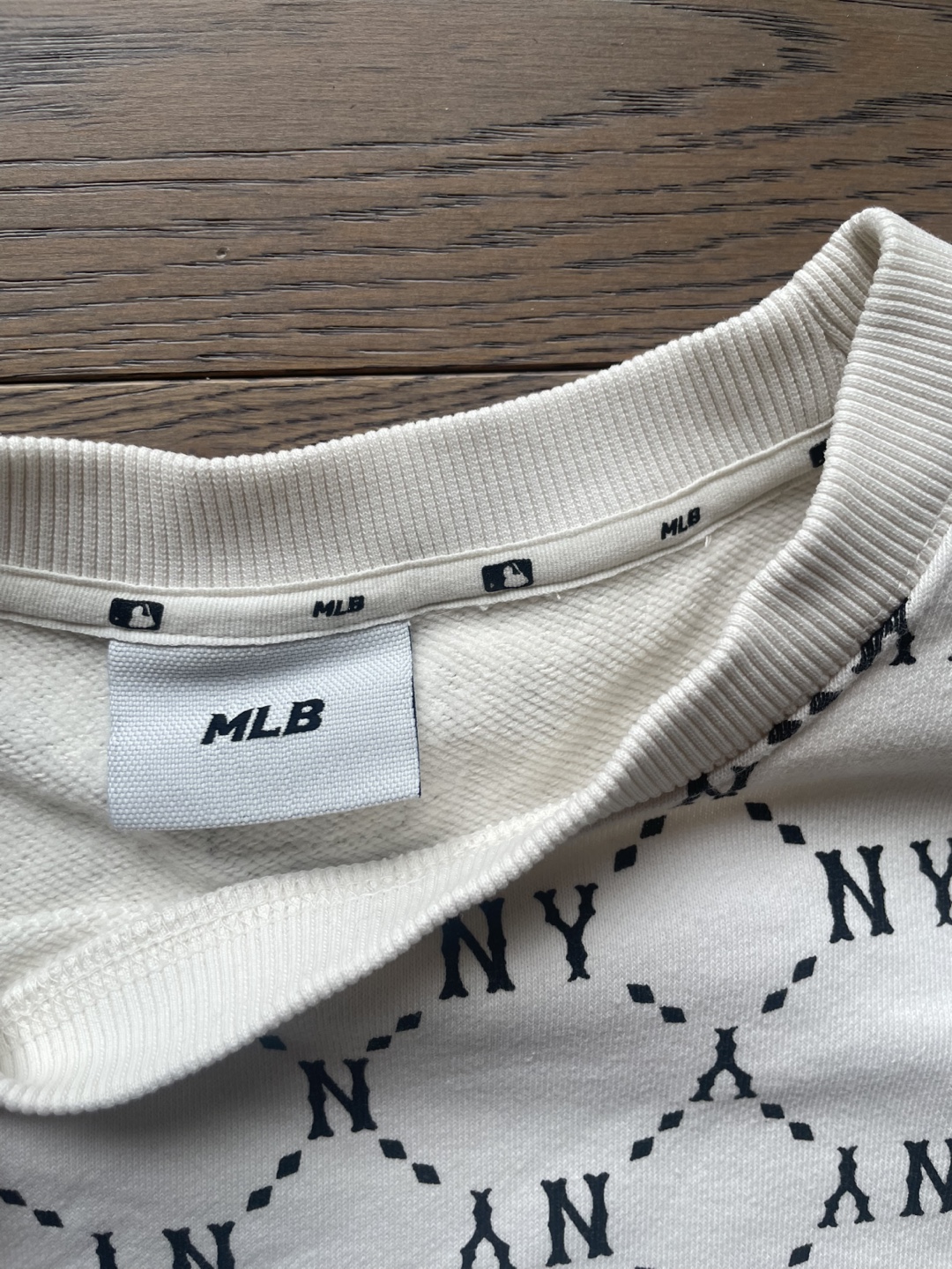 MLB New York Yankees Crewneck Sweatshirt Size L - photo 4