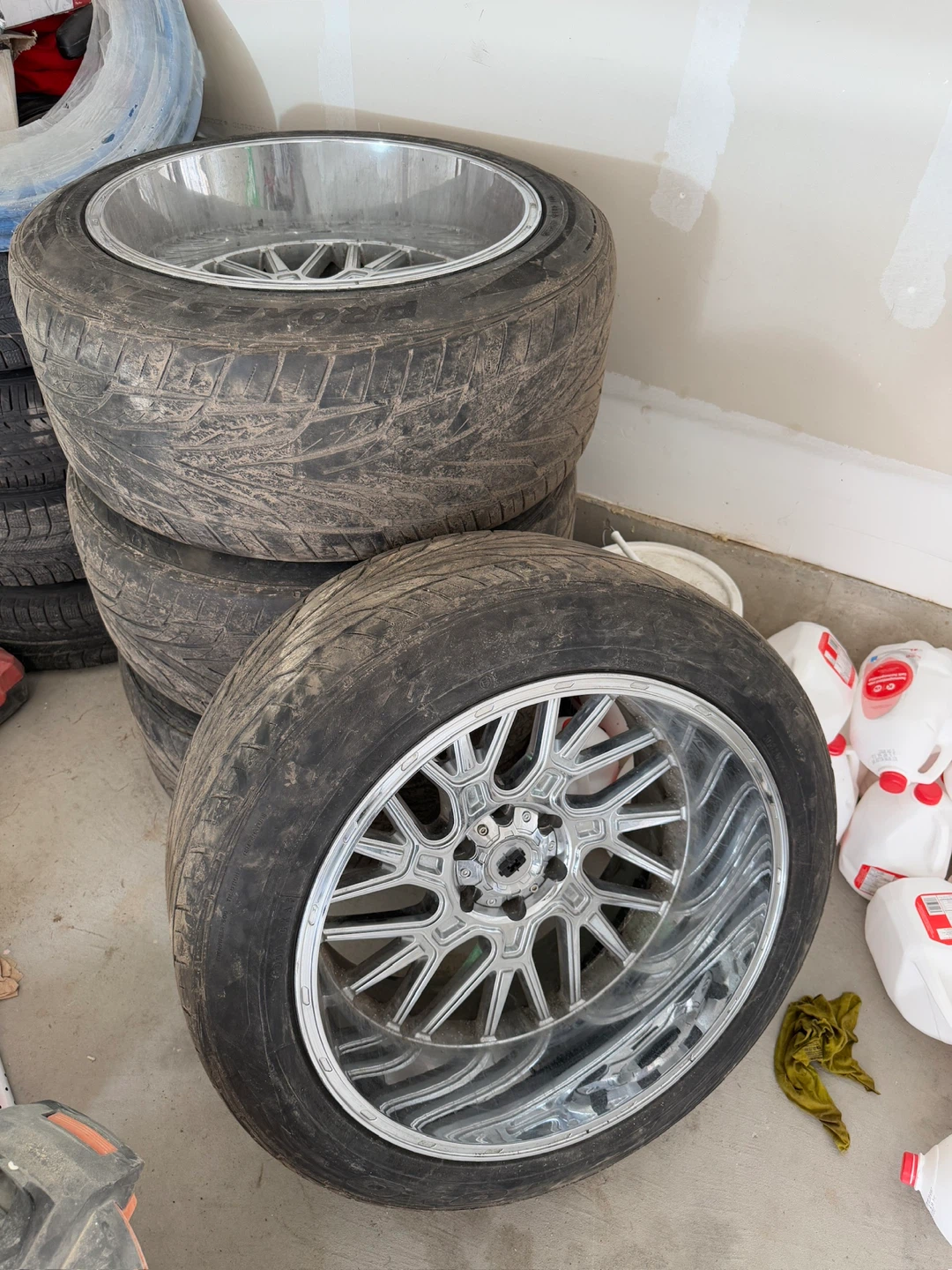 Set of 4 Chrome Rims and Tires 305/45R22 - photo 3