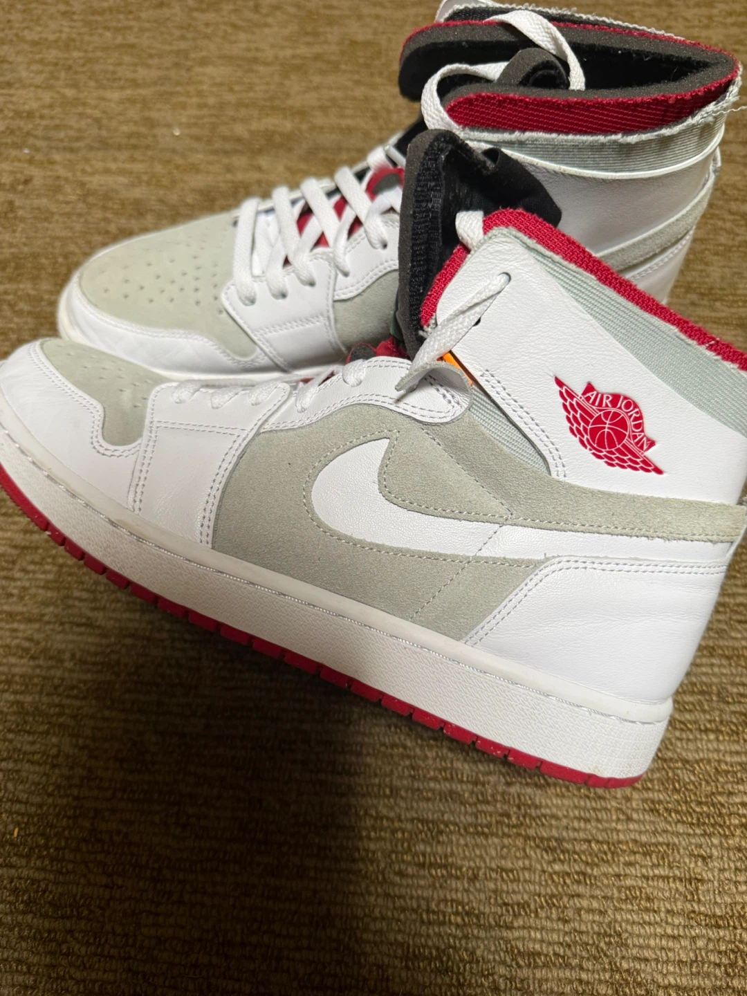 Air Jordan 1 Mid SE Sneakers