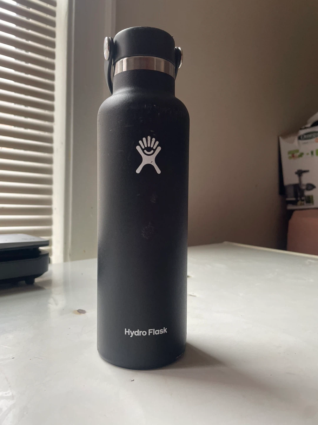 Hydro Flask 21 oz Water Bottle - Black