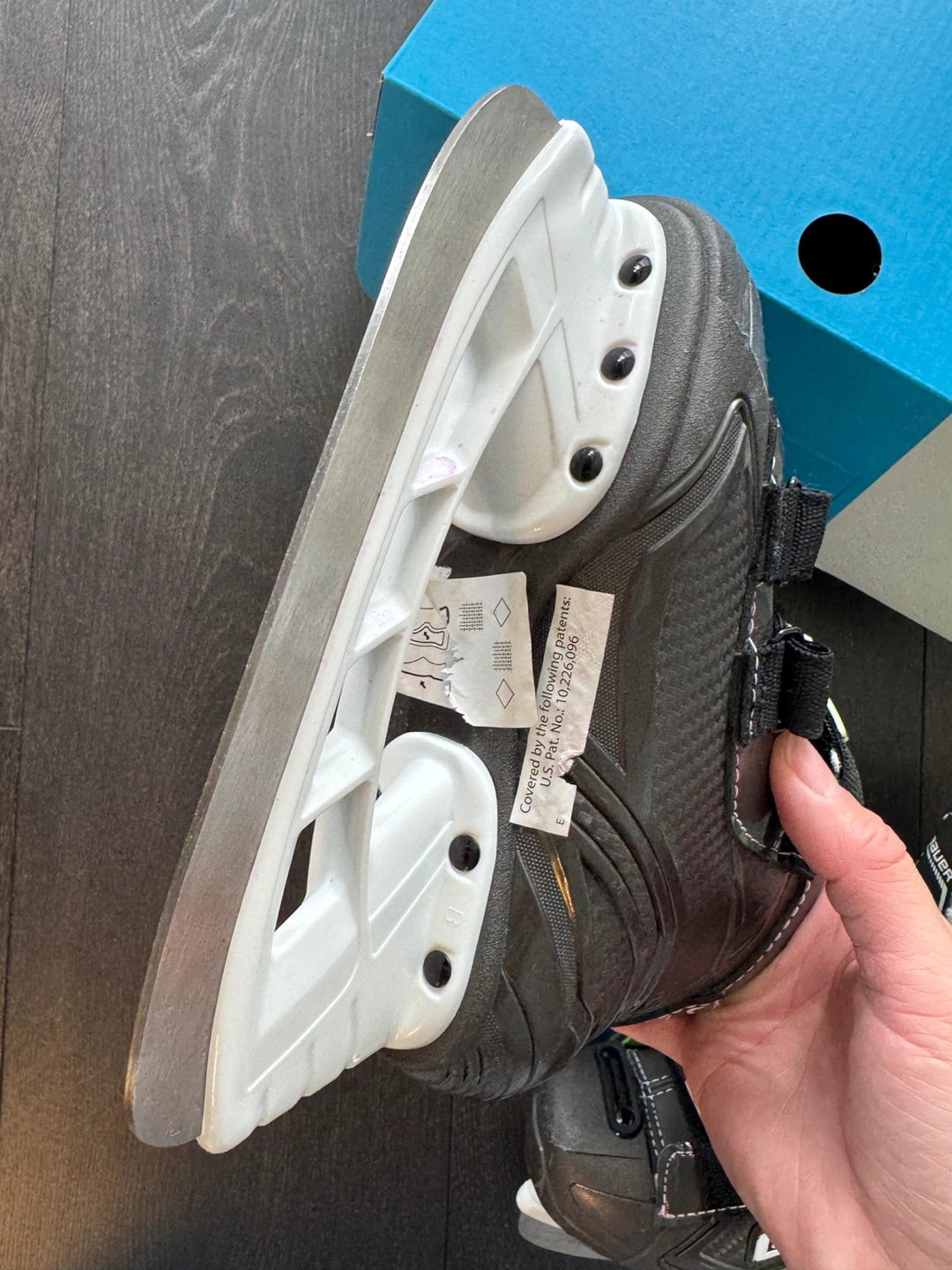 Bauer Youth Skates - Size 10 R - photo 3