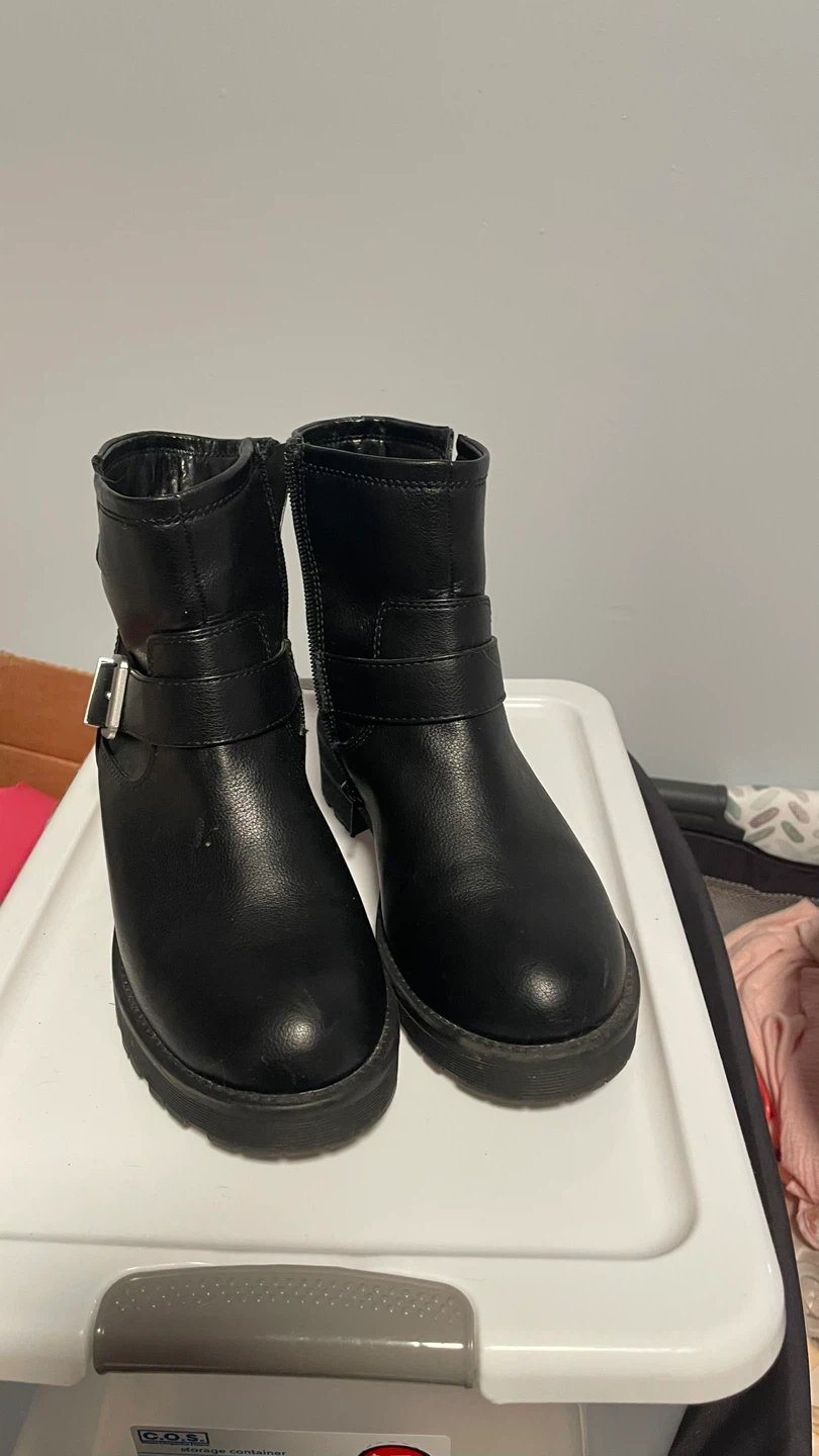 AZ Tanner Black Buckle Moto Boots Size 6.5 M