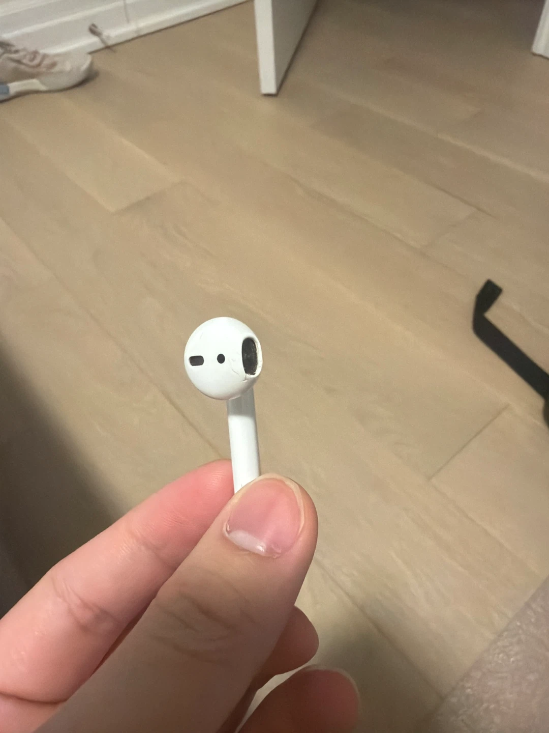 Apple AirPods with Charging Case - photo 4