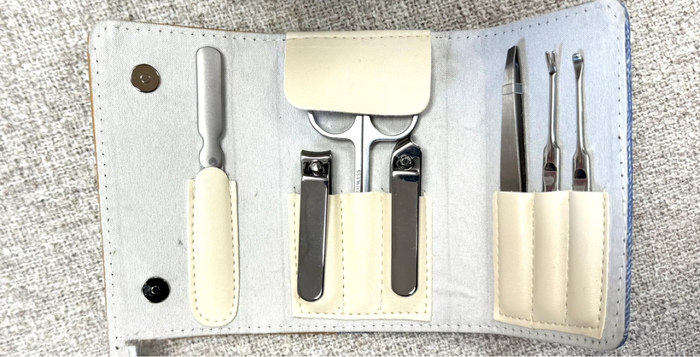 Compact Manicure Set with 5 Tools - photo 2