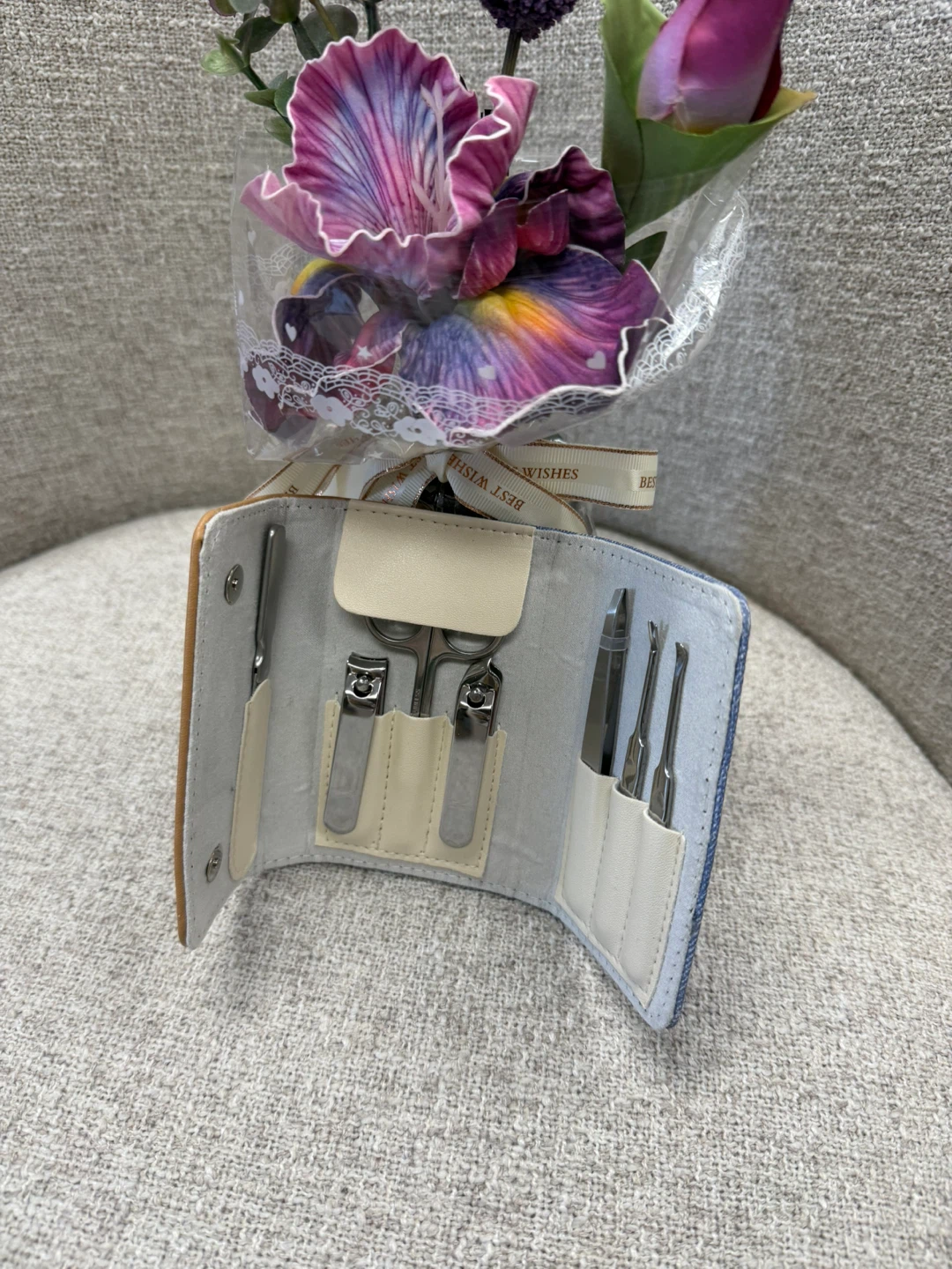 Compact Manicure Set with 5 Tools