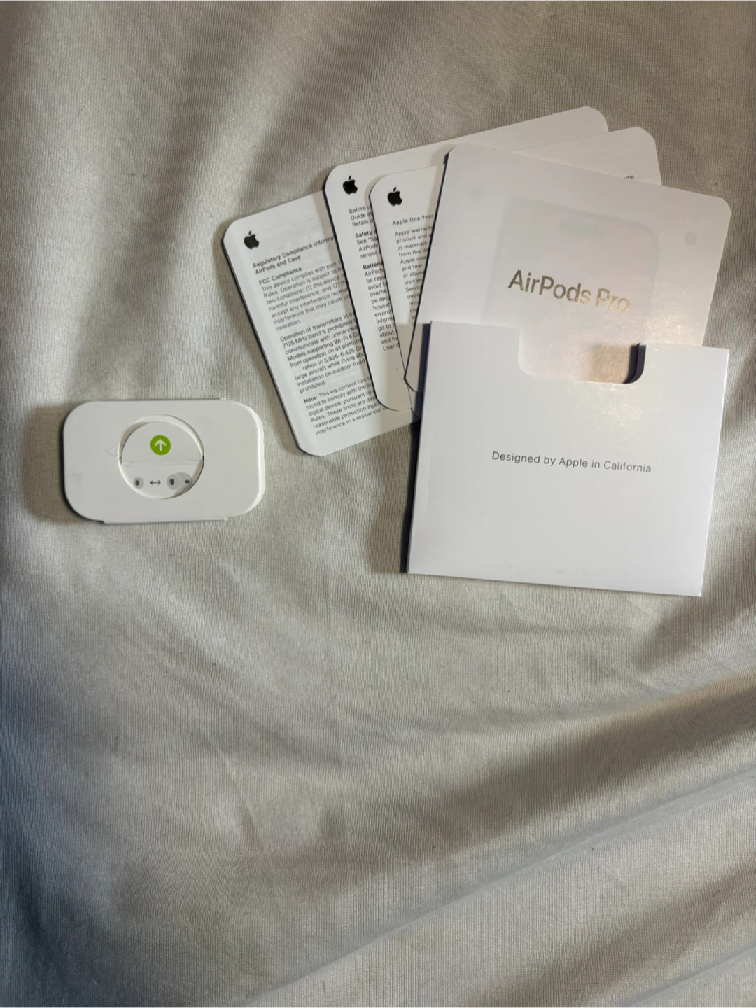 Apple AirPods Pro 3rd Gen Wireless Earbuds - photo 4