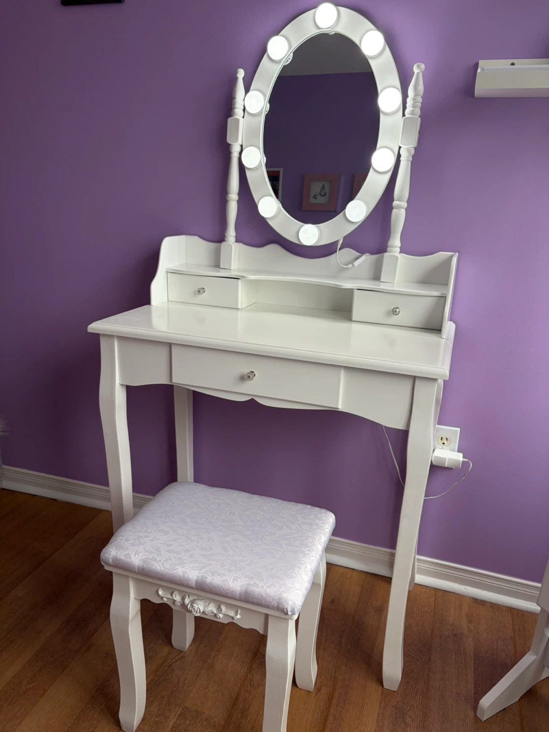White Vanity Set with Lighted Mirror and Stool - photo 3