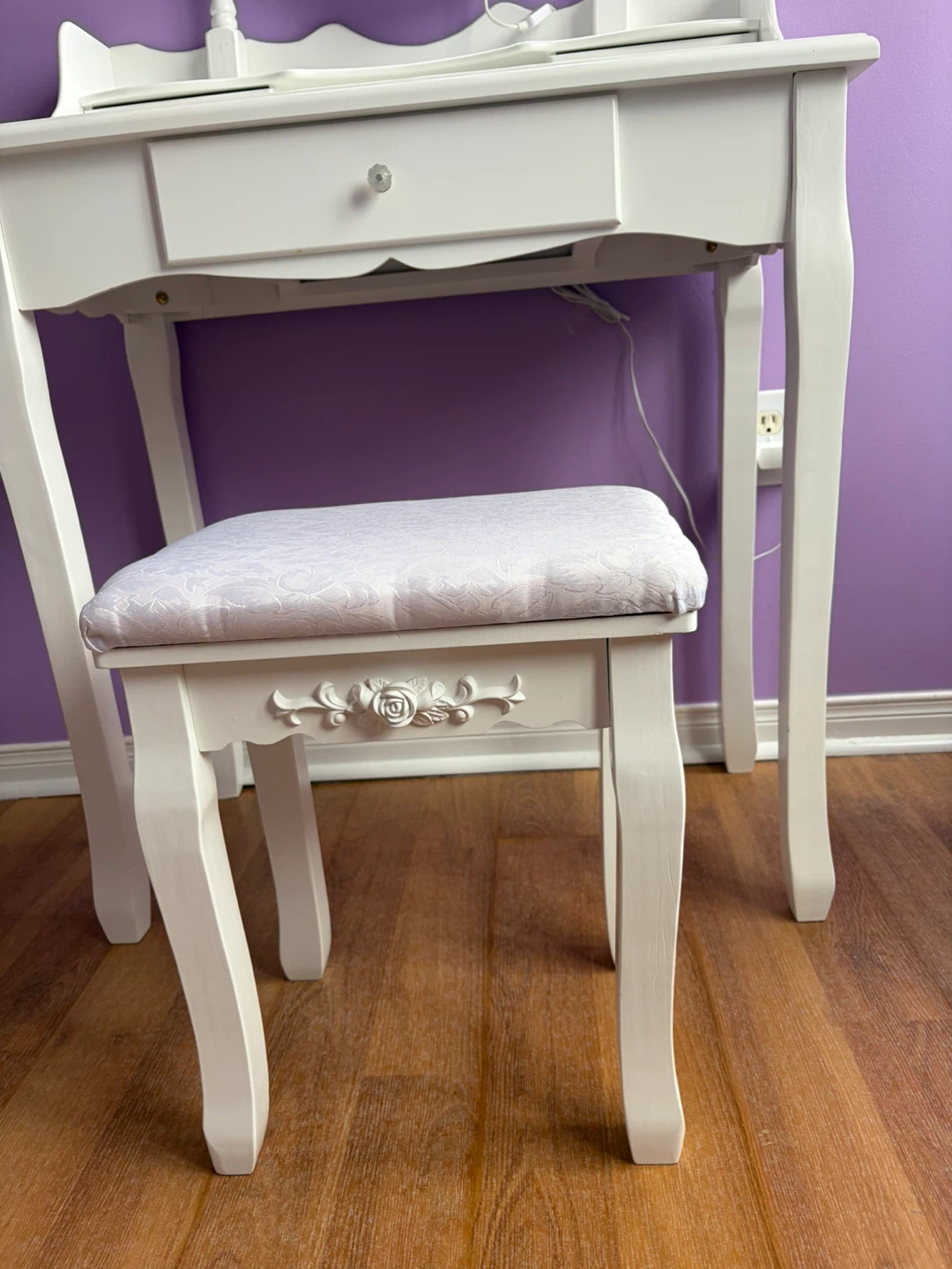 White Vanity Set with Lighted Mirror and Stool - photo 2