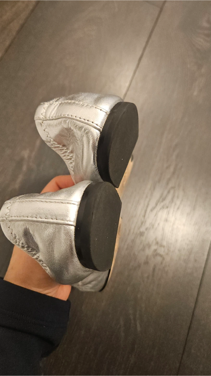 Tory Burch Silver Leather Ballet Flats Size 5M - photo 2