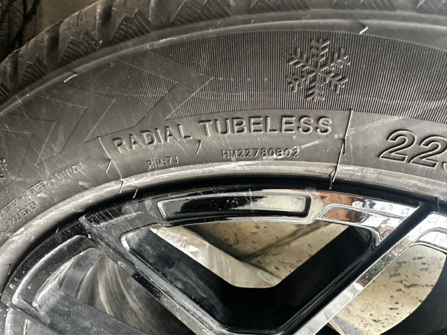 Mercedes Benz A220 Winter Tires 225/50R17 - photo 5
