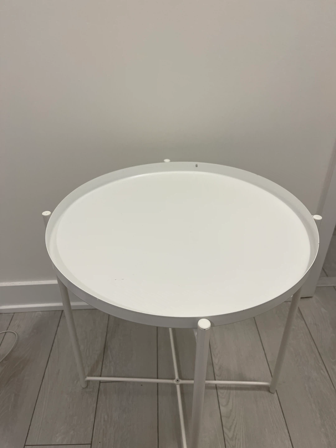 White Round Side Table - photo 3