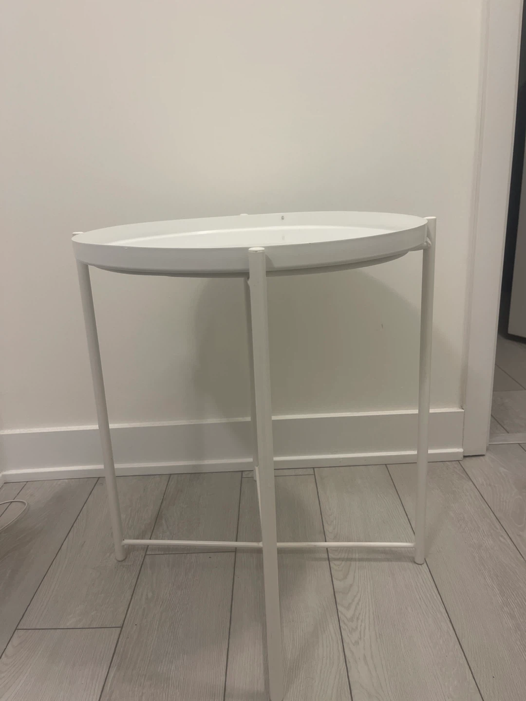 White Round Side Table - photo 2