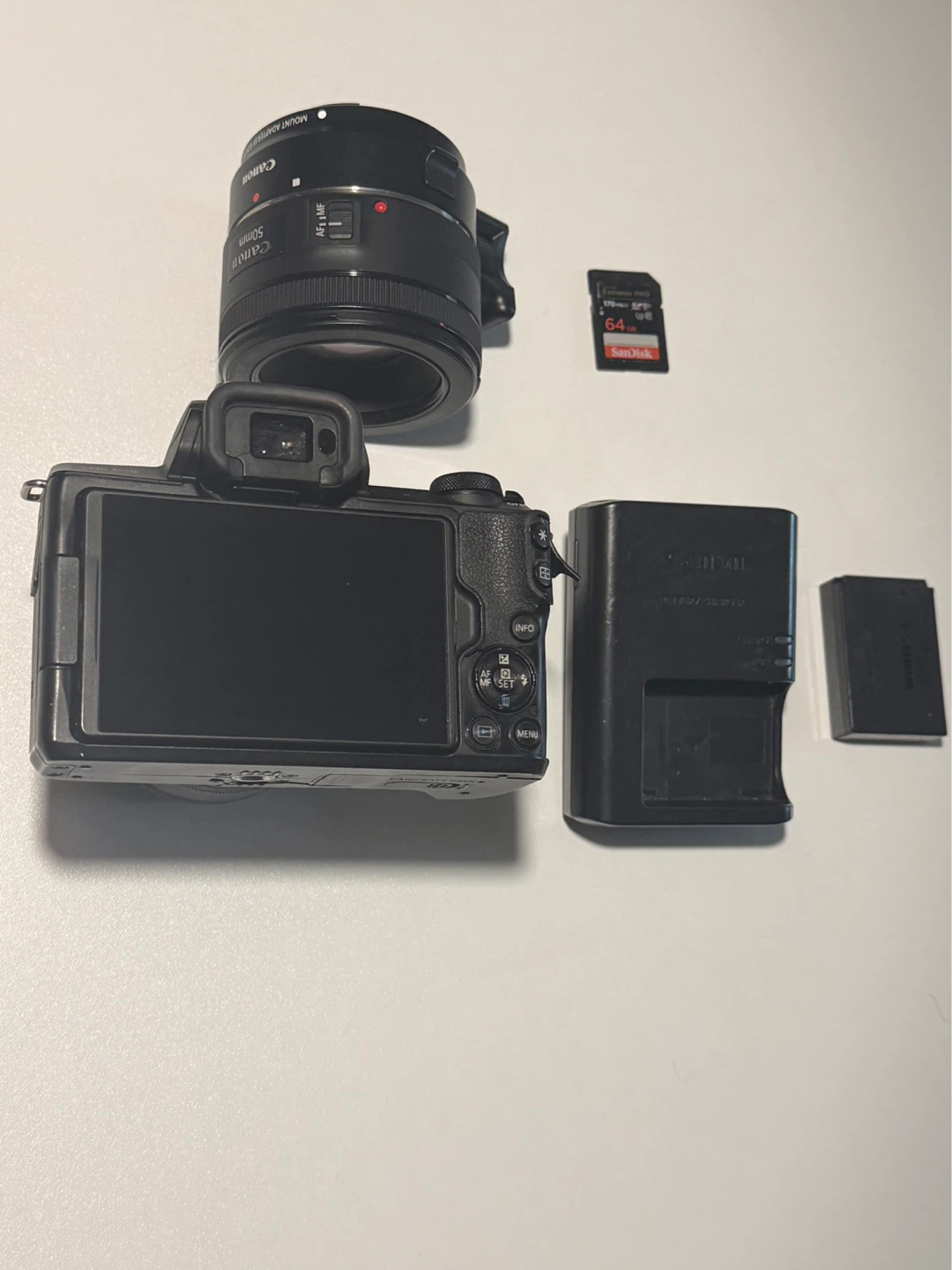 Canon EOS M50 Mirrorless Camera with 15-45mm Lens and 50mm Lens - photo 5