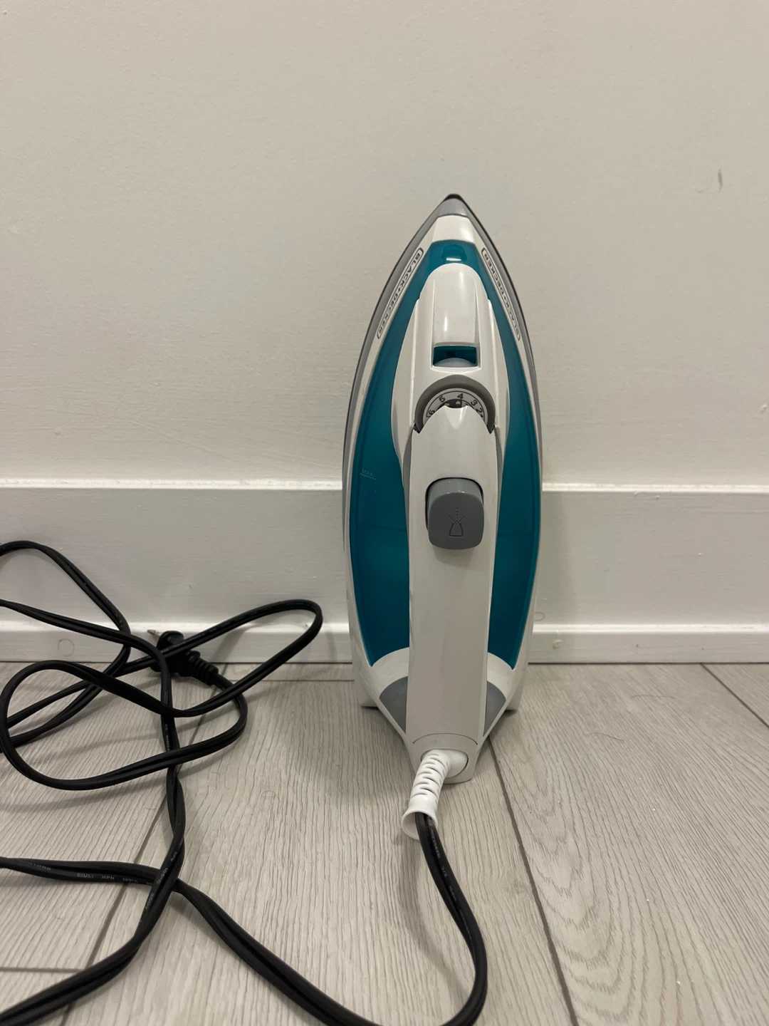 Black+Decker Steam Iron - photo 2