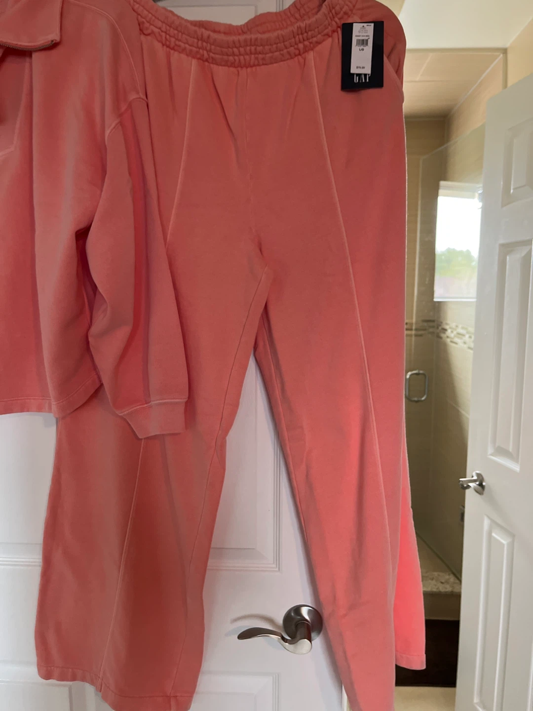 GAP Women's Coral Sweatshirt and Pants Set - Size L - photo 4