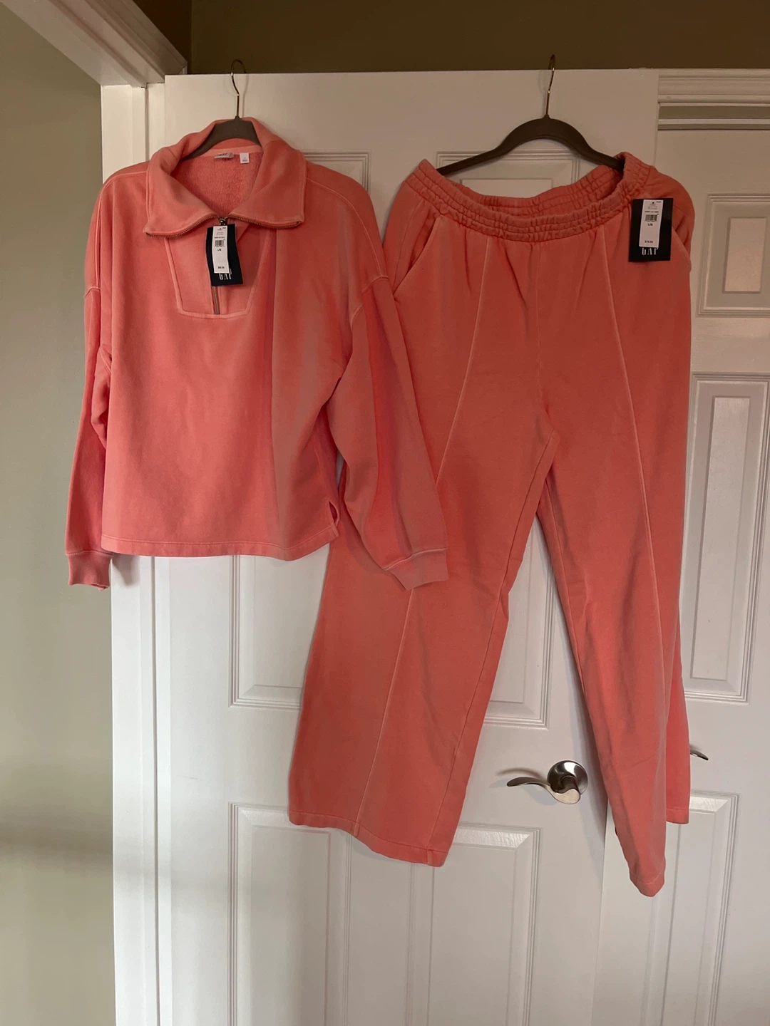 GAP Women's Coral Sweatshirt and Pants Set - Size L