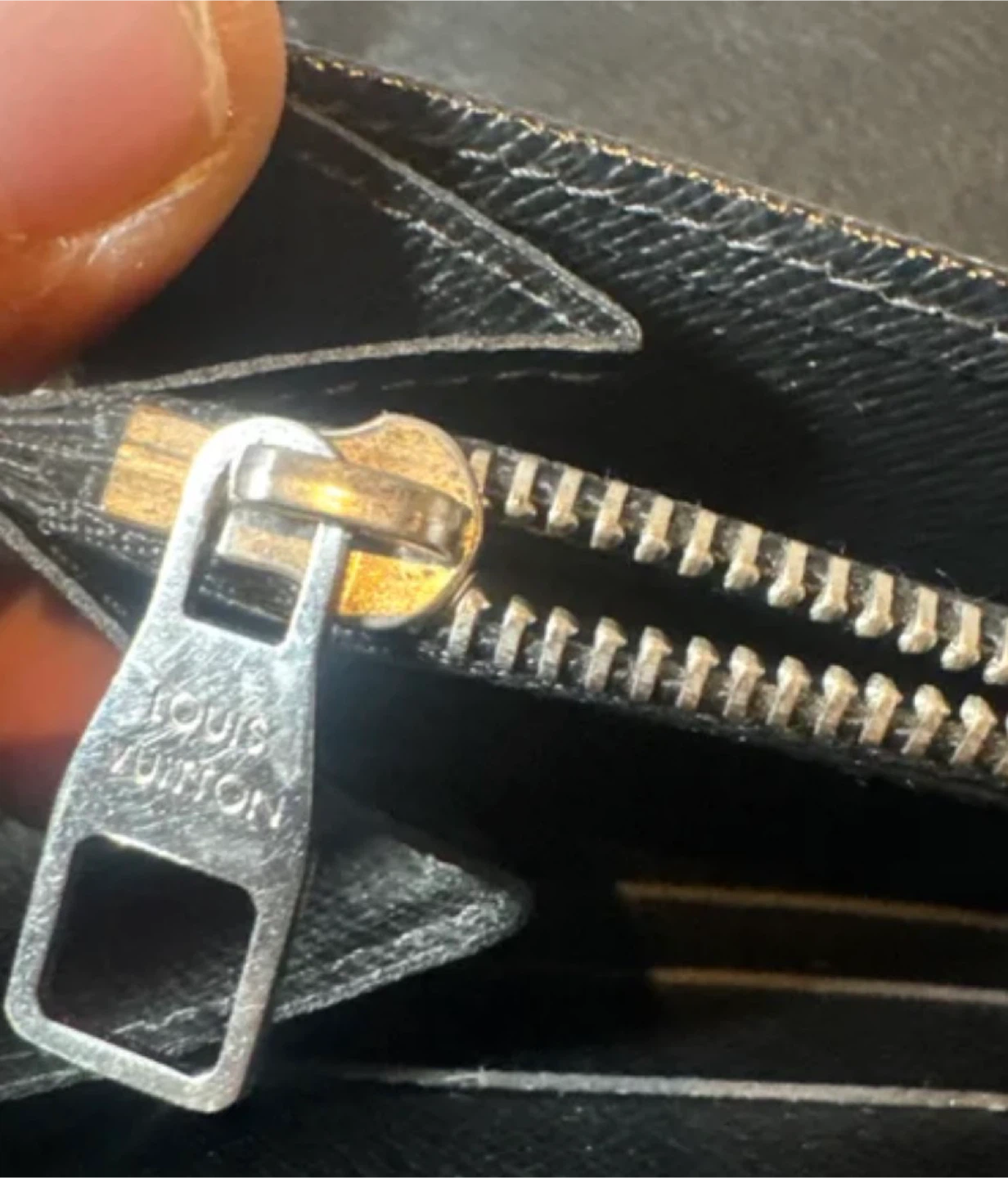 Louis Vuitton Damier Graphite Zip Around Wallet - photo 4