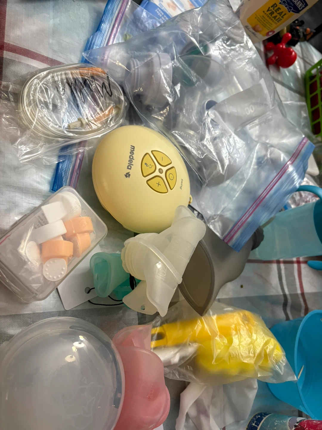 Momcozy & Medela Breast Pump Parts - photo 2