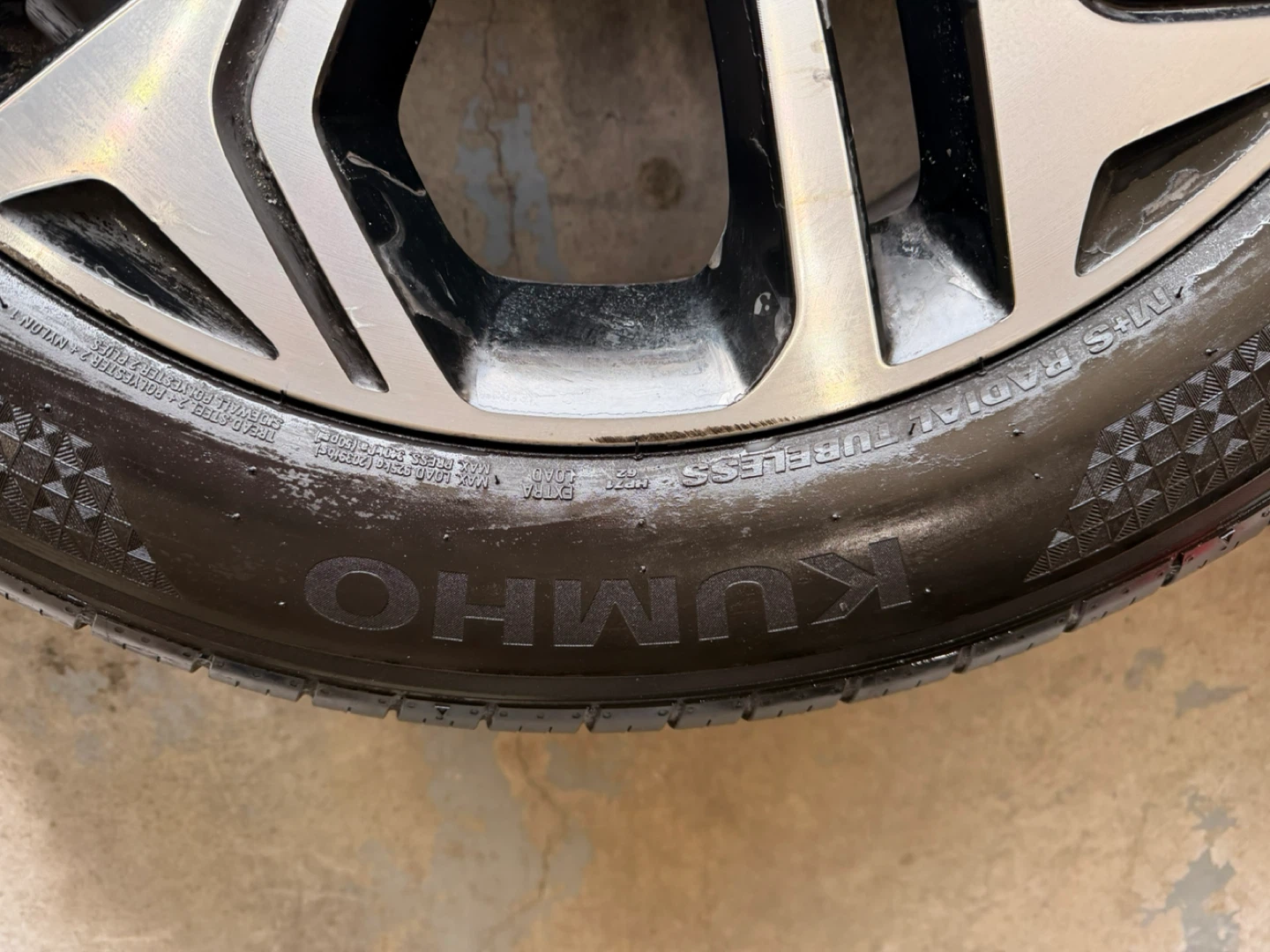 Set of 4 Kumho Tires 235/55 R19 - photo 3