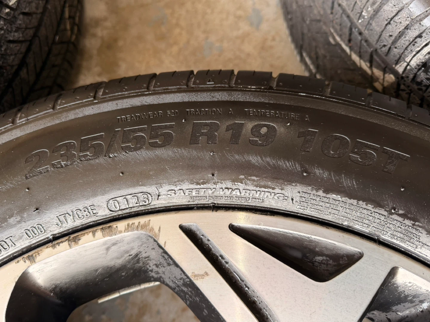 Set of 4 Kumho Tires 235/55 R19 - photo 2
