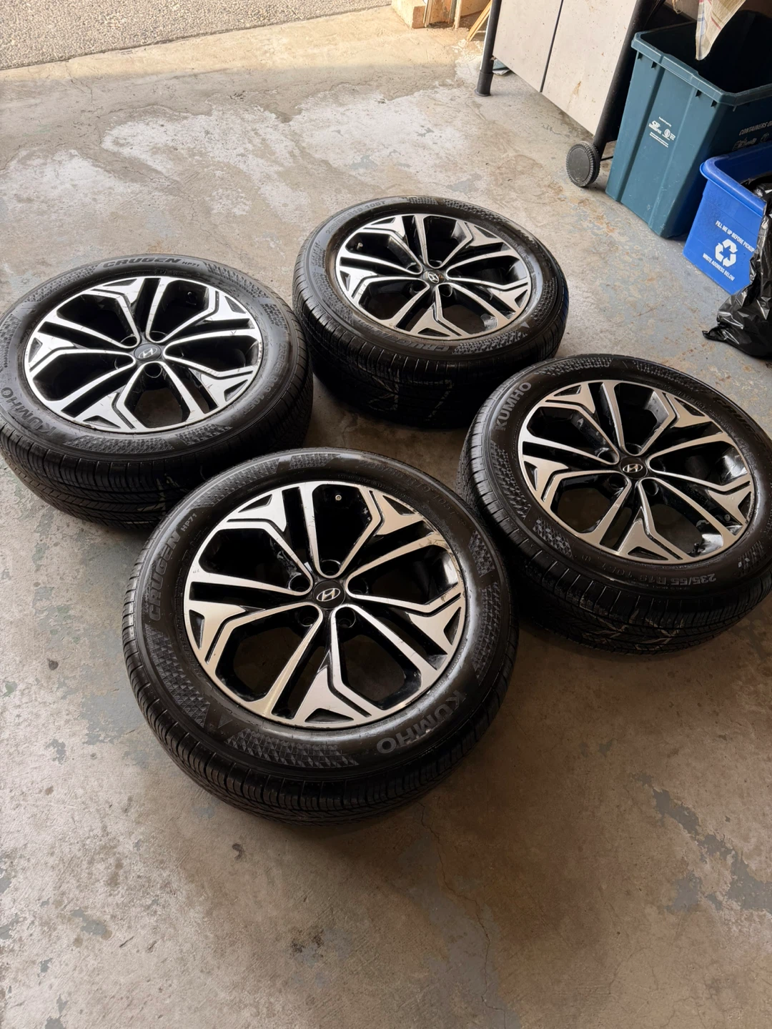 Set of 4 Kumho Tires 235/55 R19