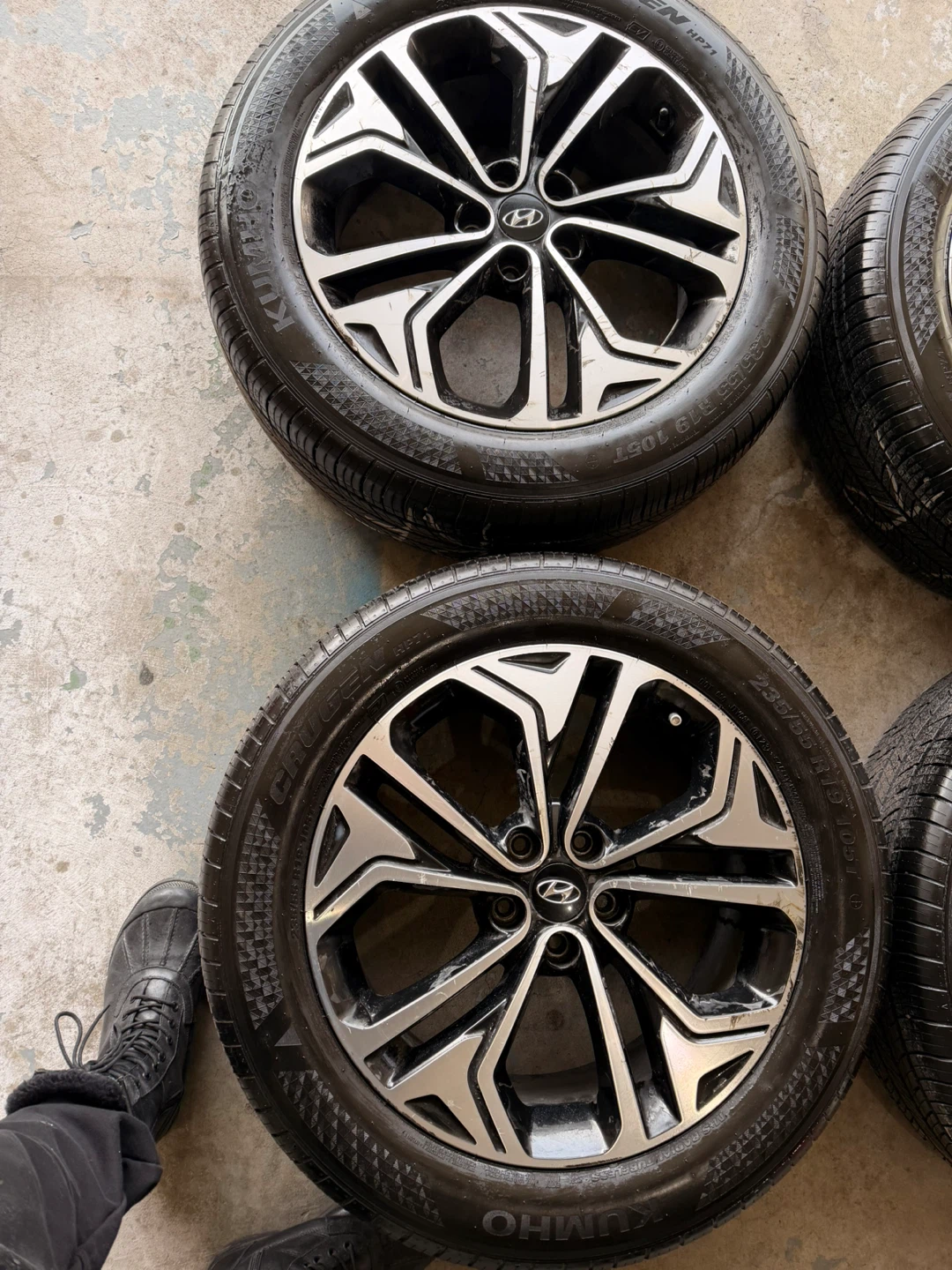 Set of 4 Kumho Tires 235/55 R19 - photo 5