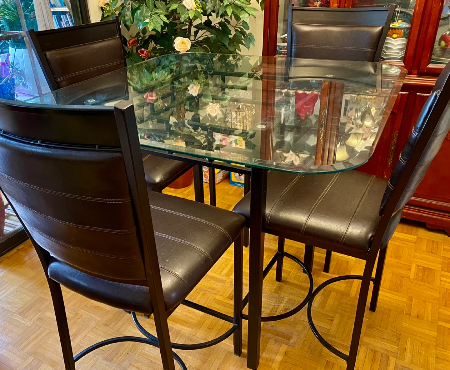 Glass-Top Dining Table with 4 Chairs