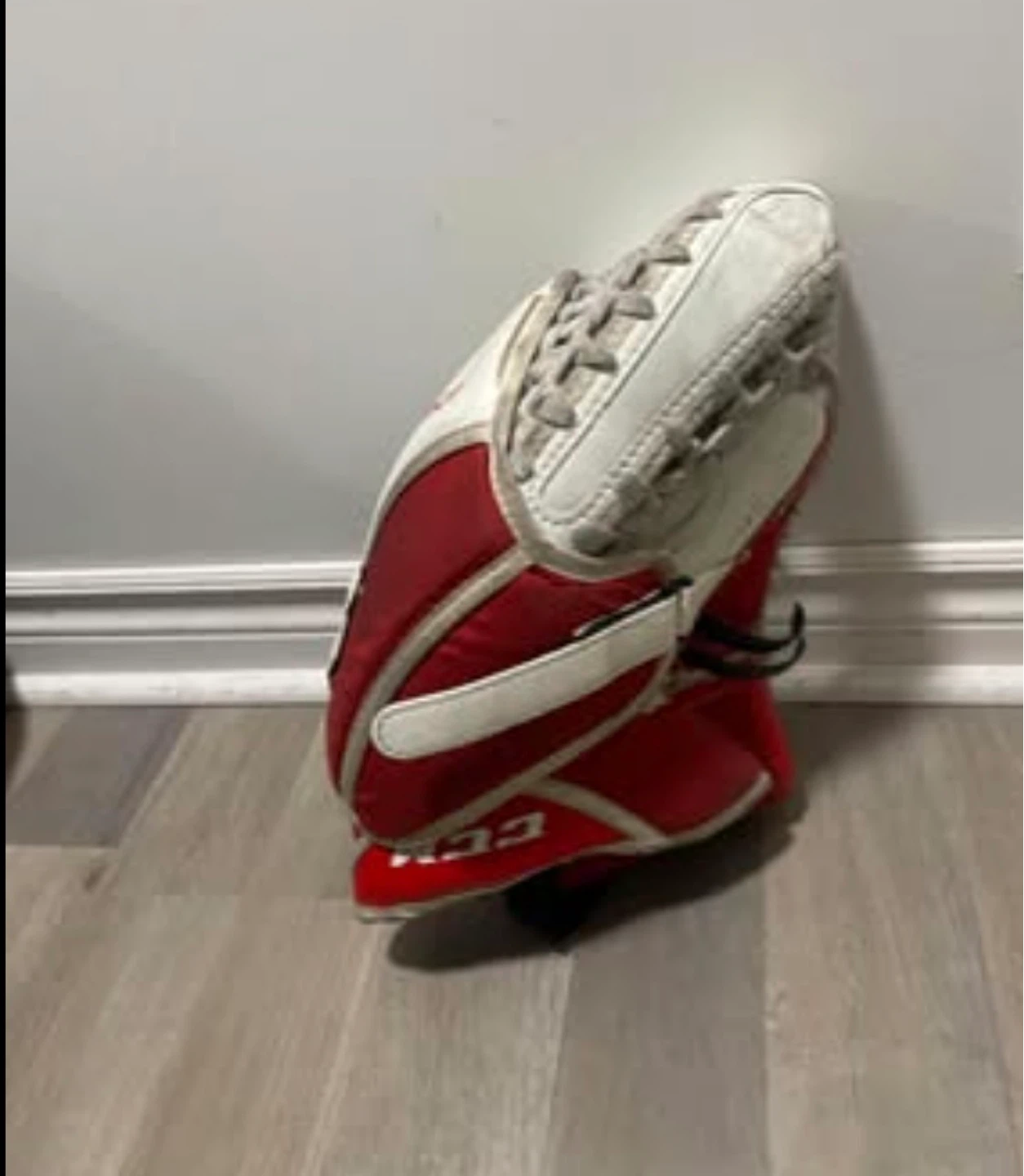 CCM Goalie Glove - photo 2