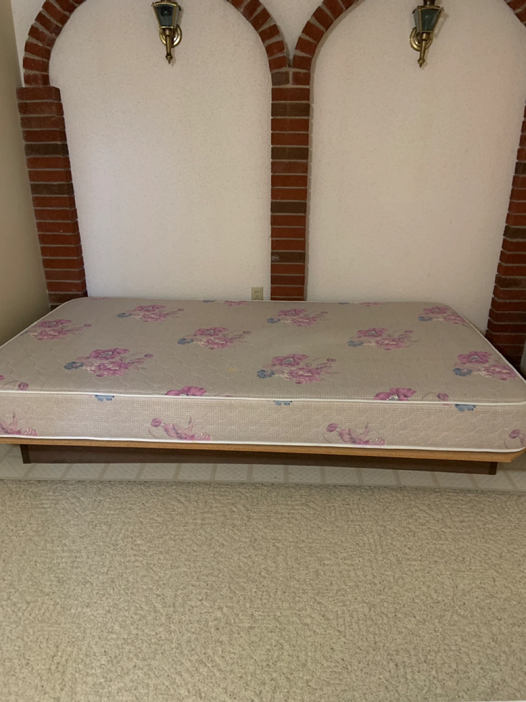 Floral Print Mattress (2) with frame - photo 3