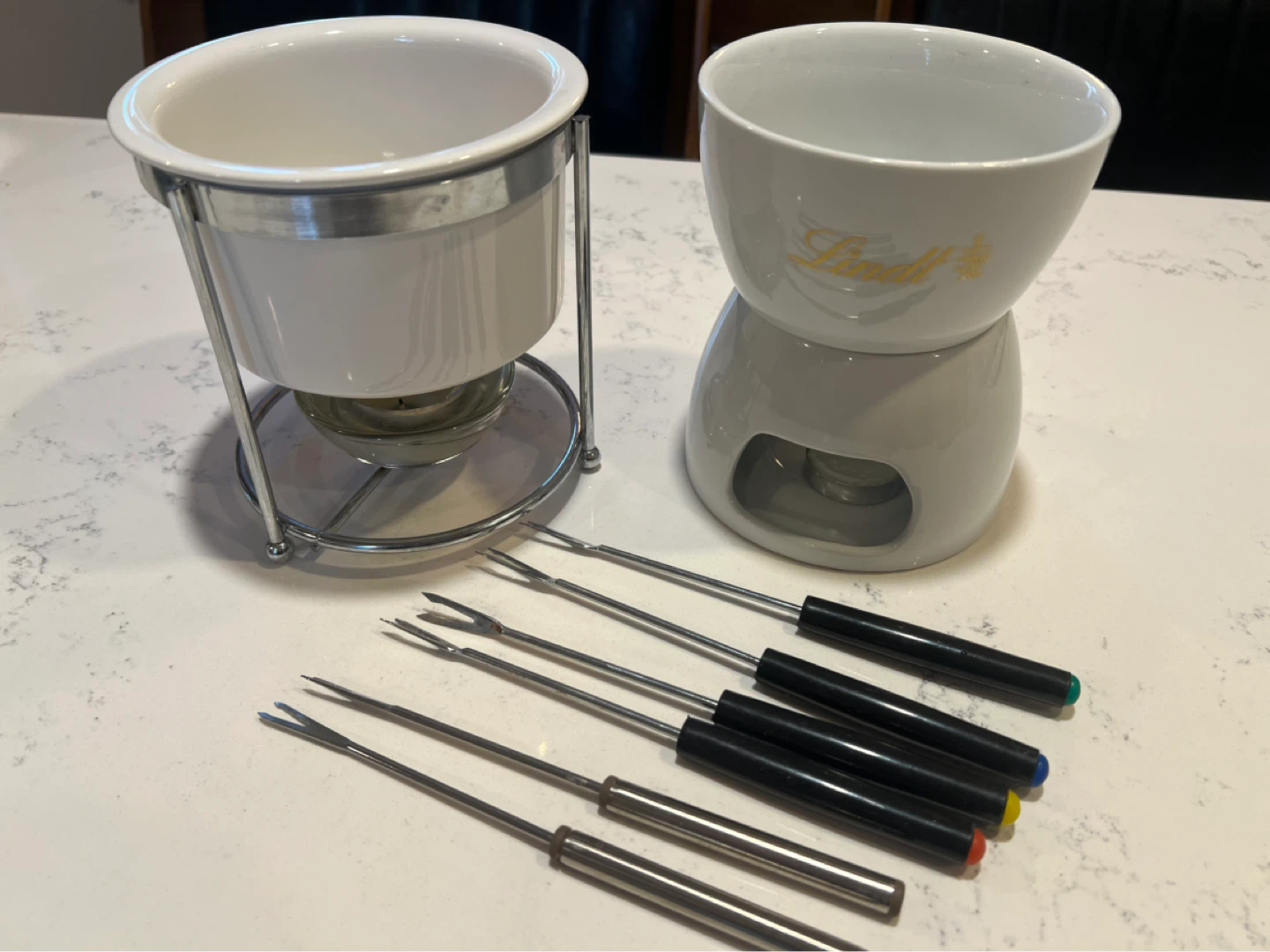 Lindt Chocolate Fondue Set with 4 Fondue Forks - photo 2