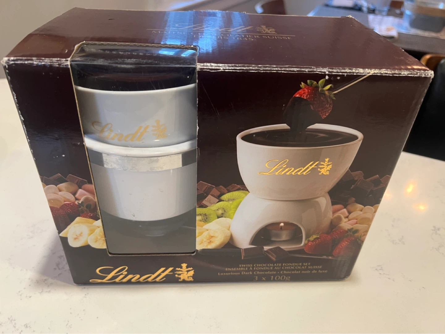 Lindt Chocolate Fondue Set with 4 Fondue Forks