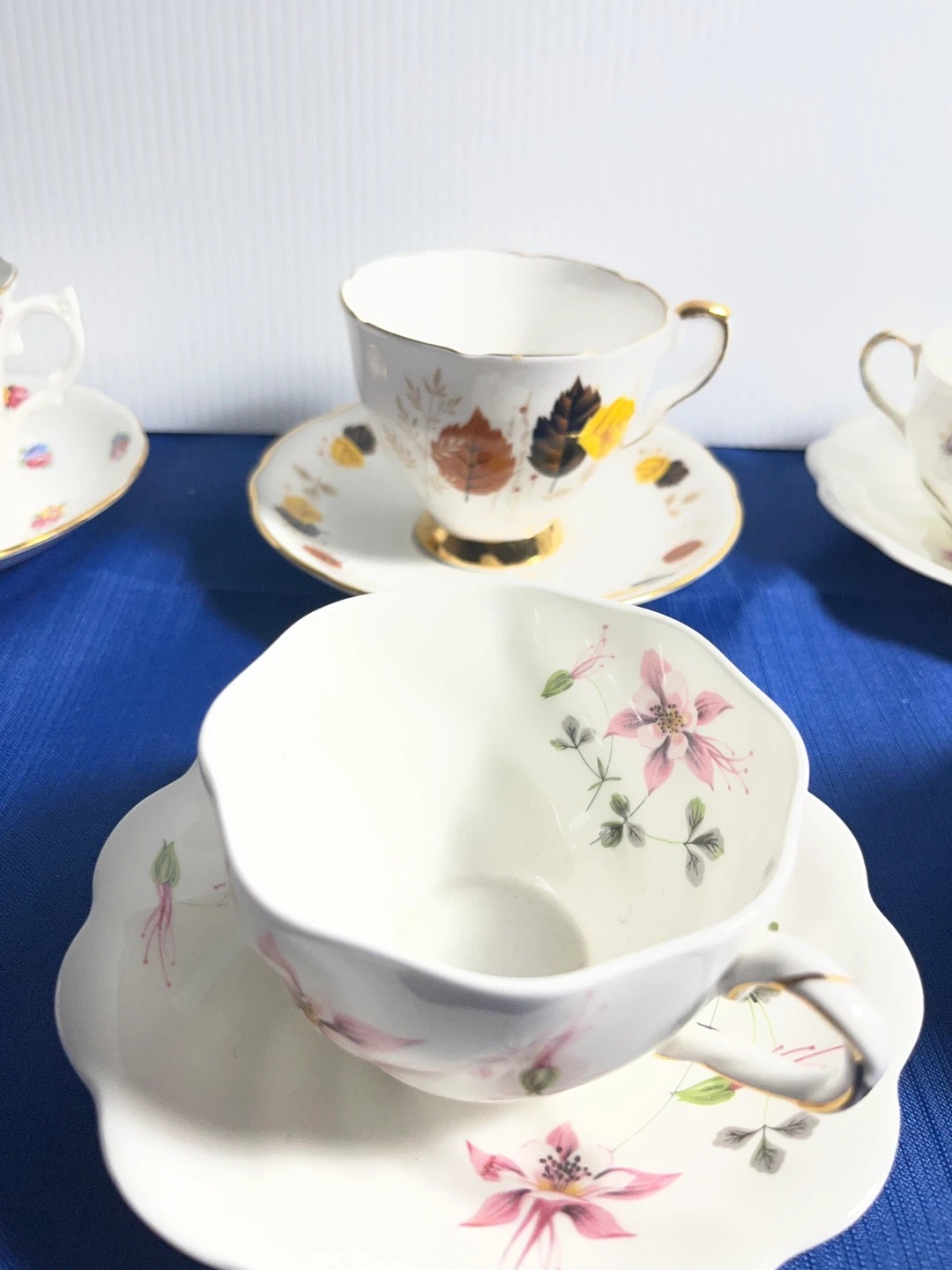 Set of 6 Vintage Bone China Teacups and Saucers - photo 4