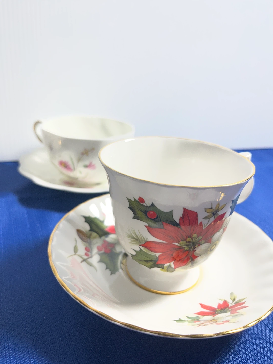 Set of 6 Vintage Bone China Teacups and Saucers - photo 3