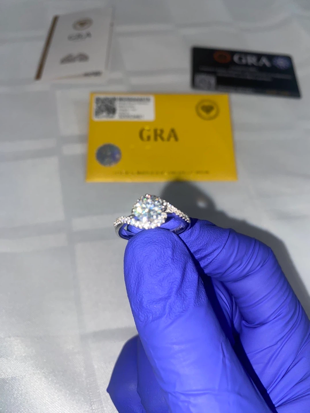 Luxury Iced-Out Moissanite Ring