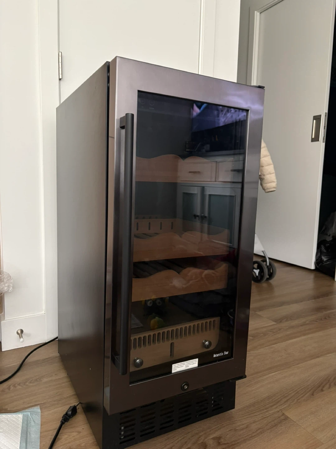 Cigar humidor