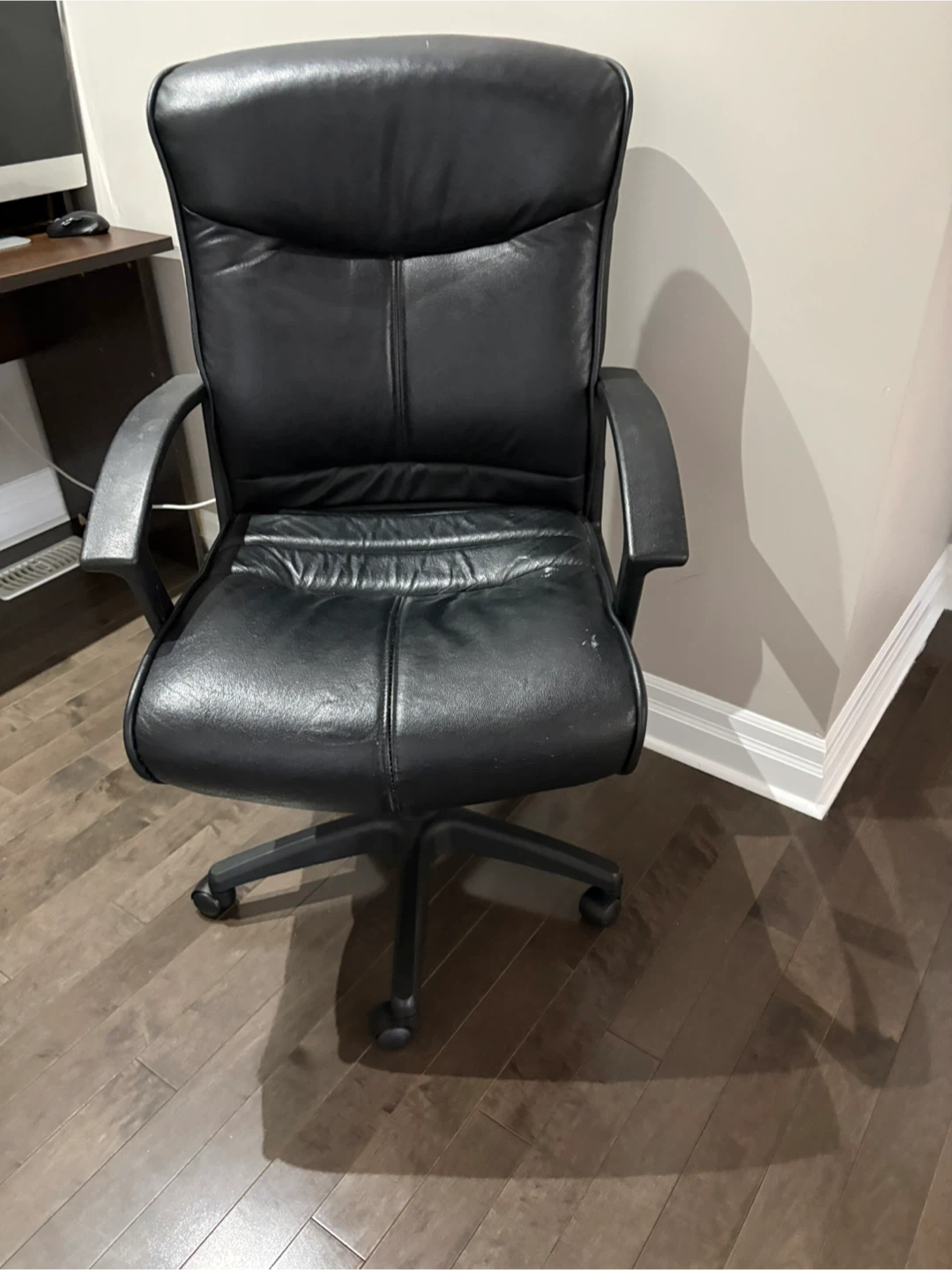 Black Executive Office Chair - photo 2
