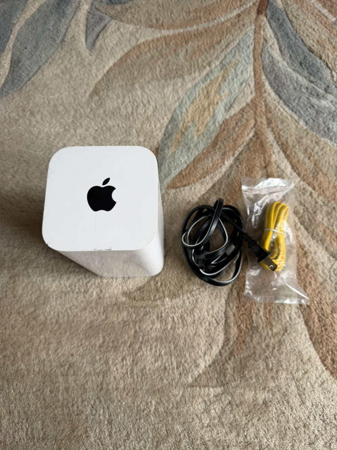Apple AirPort Extreme (6th Gen) – Model A1521 (EMC 2703)