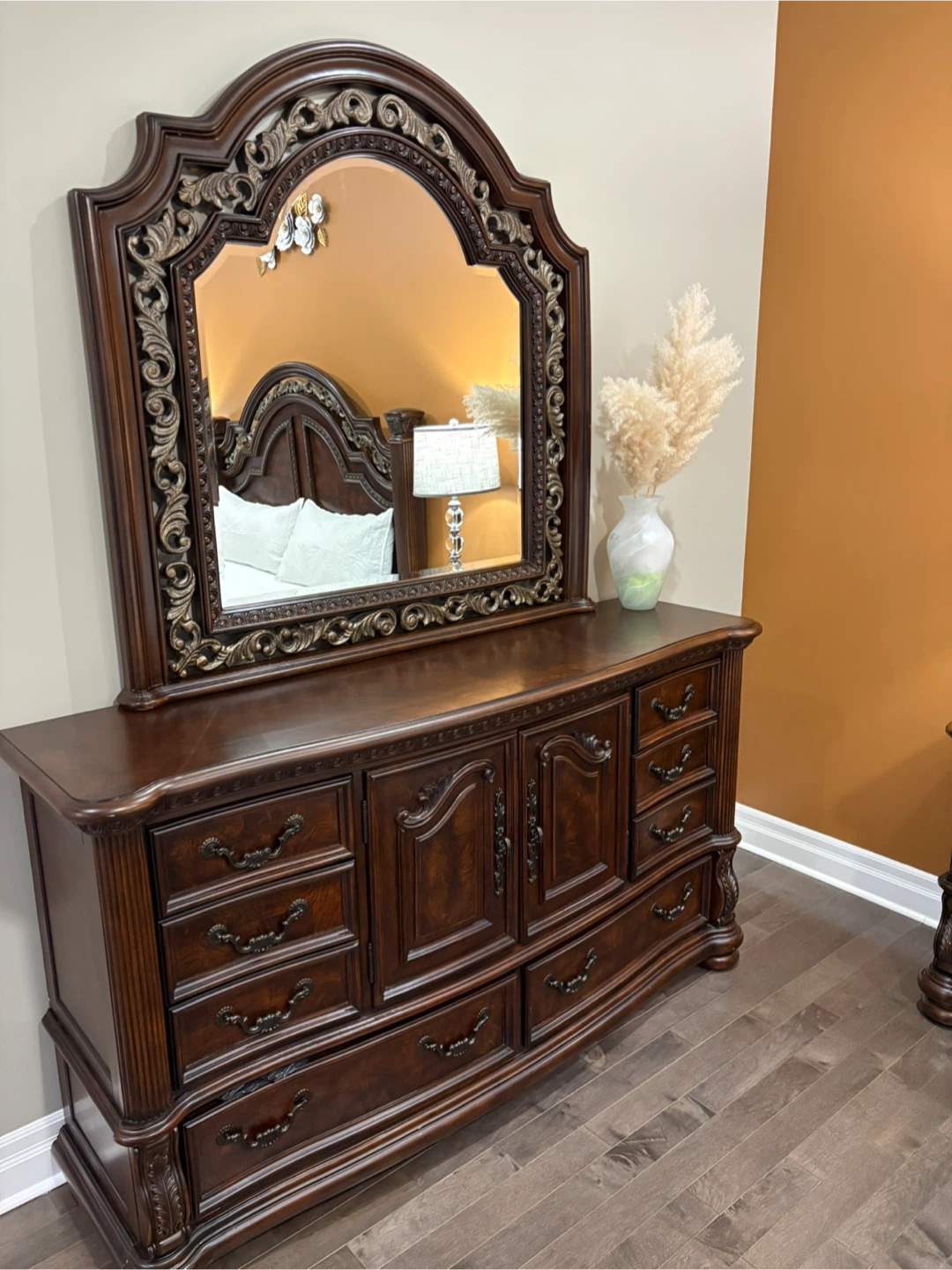 Dark Wood Bedroom Set - Queen Bed, Dresser, Armoire - photo 5