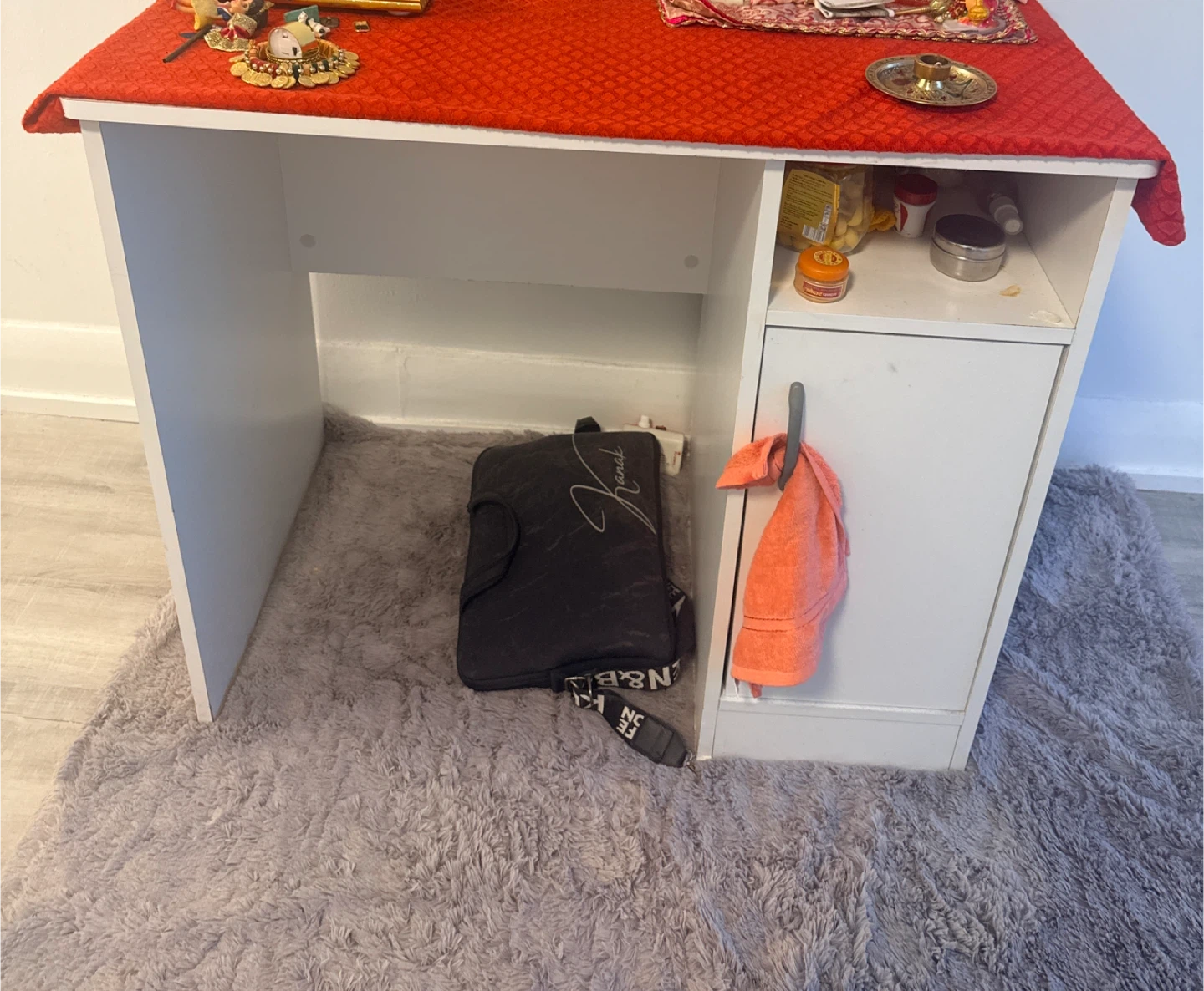 White desk with storage - photo 2