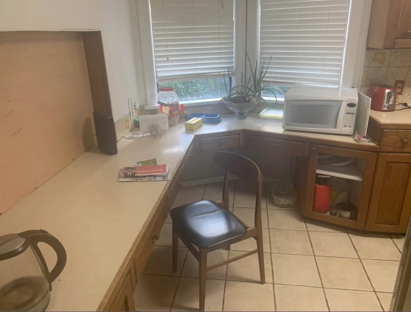 Room For Rent in Large House - photo 3