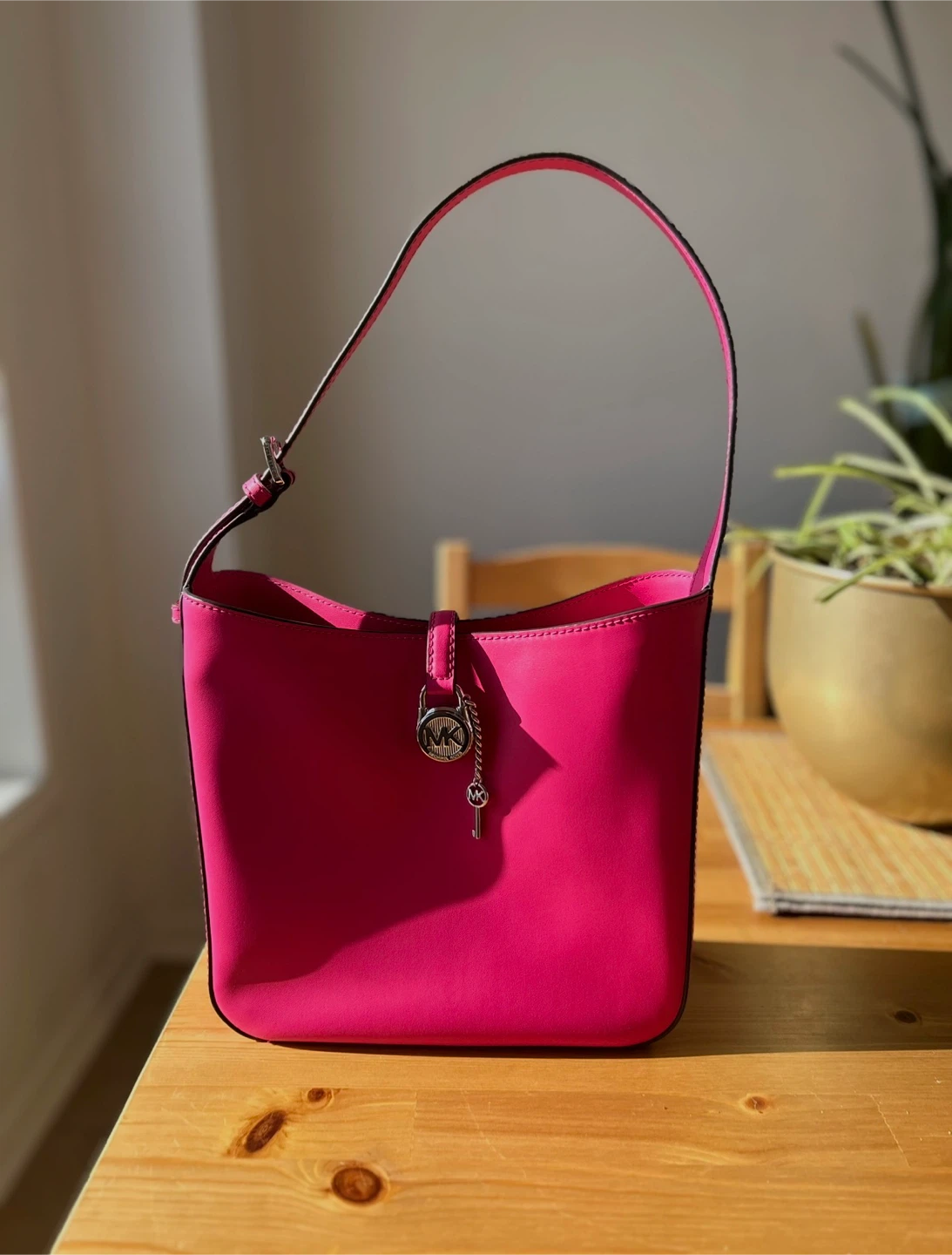 Michael Kors Pink Leather Bucket Bag - photo 2