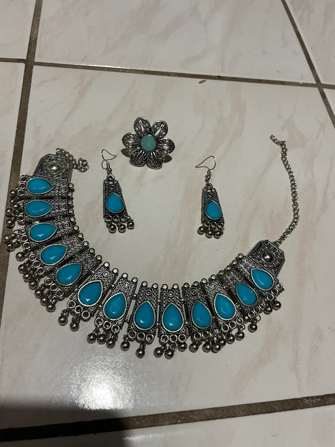 Turquoise Gemstone Choker Necklace, Earrings, and Ring Set - photo 2