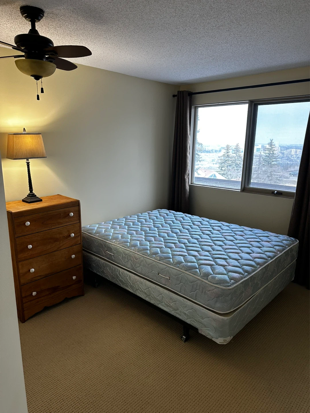 Private Room for Rent in Calgary - Patterson